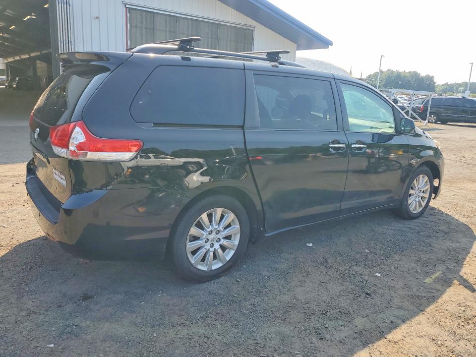 2013 Toyota Sienna VIN 5TDDK3DC4DS057922 COPART salvage auction — MINOR DENT/SCRATCHES, Ma - Certificate Of Title, sold $500 on 2026-07-30 (photo 3)