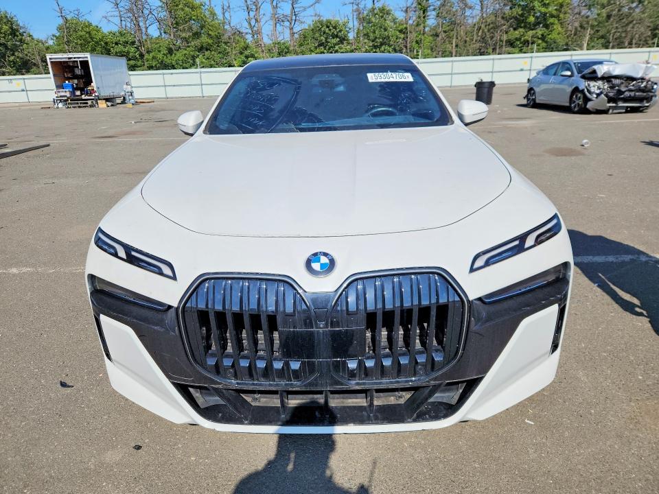 2024 BMW 7er VIN WBA33EJ08RCS63961 COPART salvage auction — VANDALISM, PA - CERT OF SALVAGE-THEFT, sold $28,750 on 2026-07-27 (photo 5)