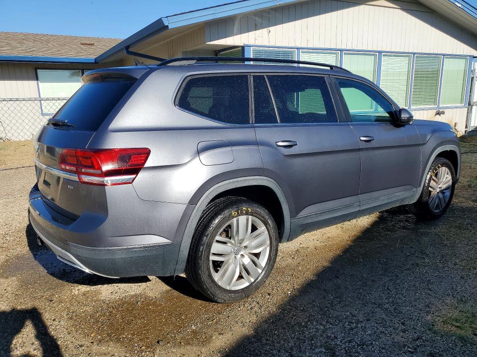 2020 Volkswagen Atlas VIN 1V2WR2CA2LC502736 COPART salvage auction — MINOR DENT/SCRATCHES, CA - CERTIFICATE OF TITLE, sold $16,007 on 2026-08-11 (photo 3)