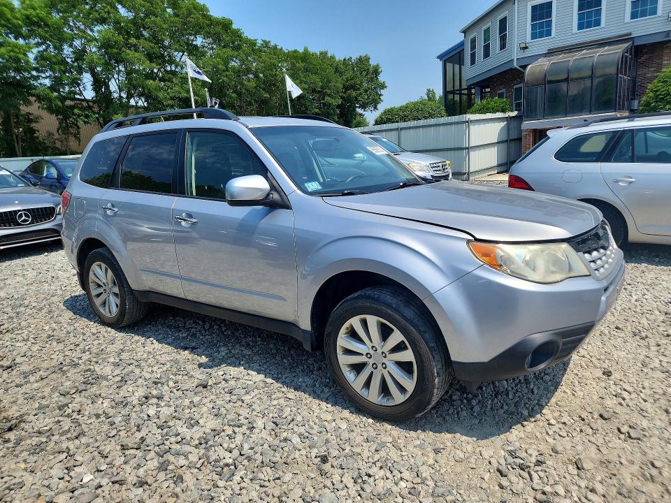 2013 Subaru Forester VIN JF2SHAEC5DH419576 COPART salvage auction — REAR END, Ma - Cert Of Title-Reconstrctd Coll, sold $650 on 2026-07-09 (photo 4)