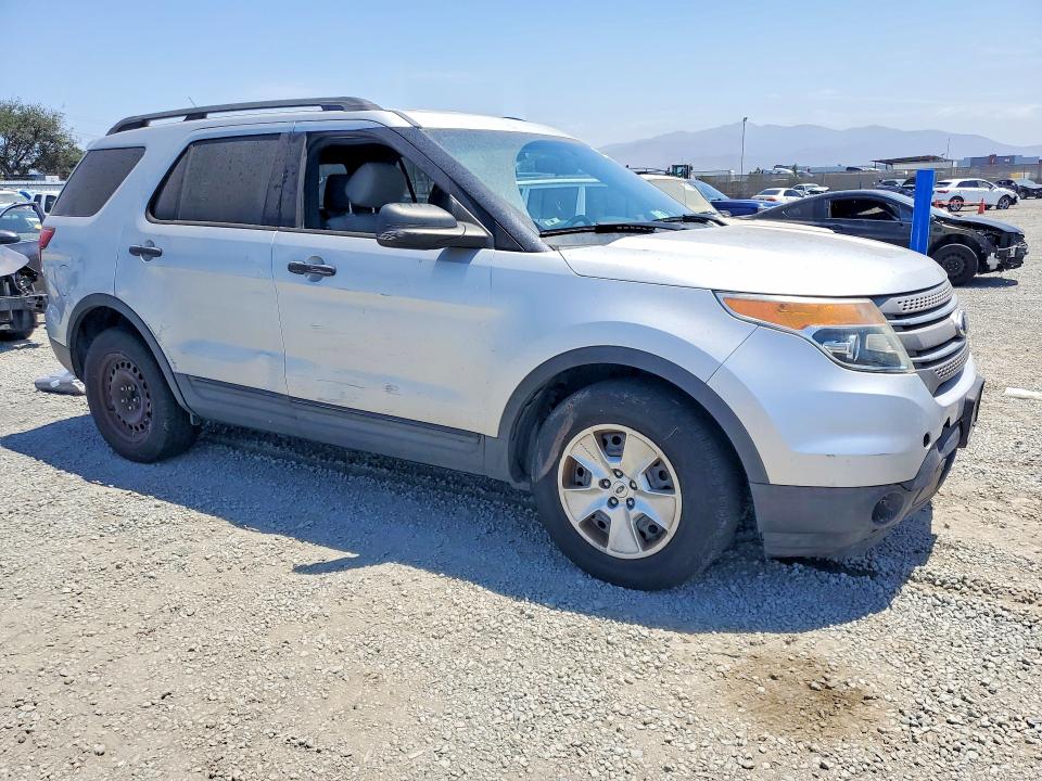 2014 Ford Explorer VIN 1FM5K7B87EGB82348 COPART salvage auction — MINOR DENT/SCRATCHES, Ca - Dis/Dlr/Exp Only Clean Title, sold $1,050 on 2026-07-31 (photo 4)