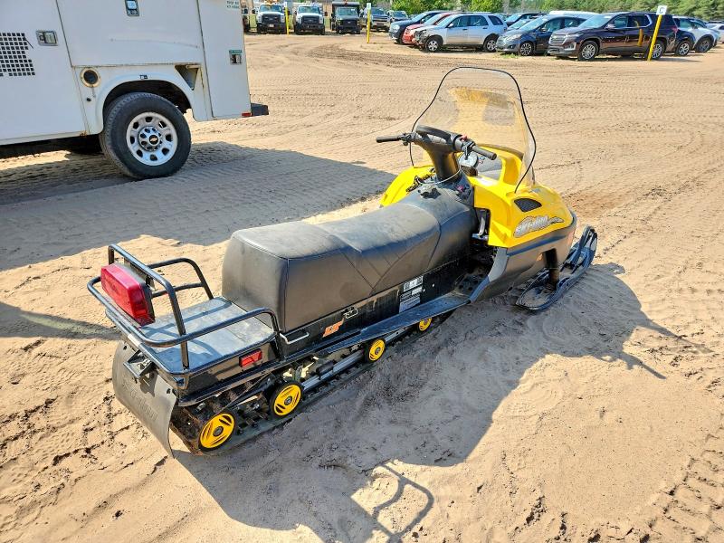 2006 Ski doo 800 summit sp snowmobile VIN YH2SFH6B76R000353 COPART salvage auction — MINOR DENT/SCRATCHES, MI - BILL OF SALE, sold $1,800 on 2026-09-02 (photo 4)