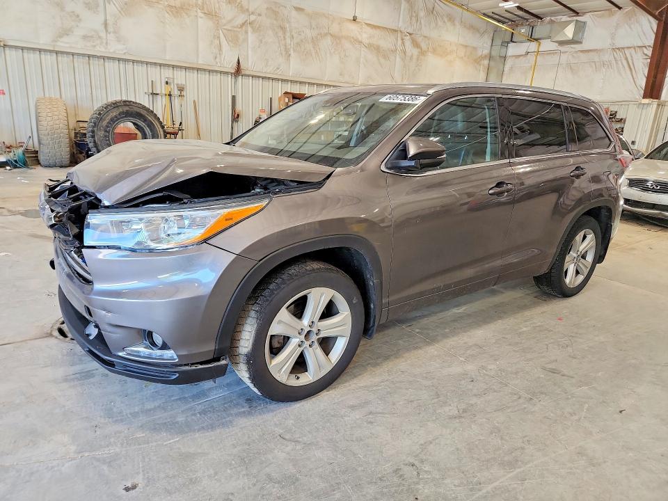 2016 Toyota Highlander VIN 5TDDKRFH7GS293853 COPART salvage auction — FRONT END, Wi - Certificate Of Title, sold $300 on 2026-07-29 (photo 1)