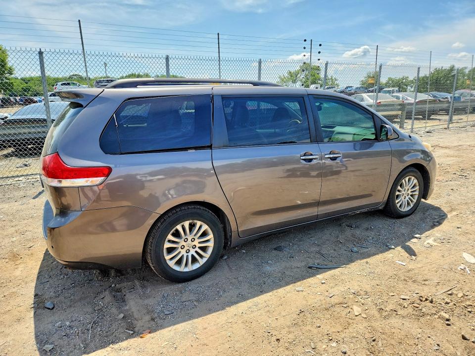 2012 Toyota Sienna VIN 5TDYK3DC7CS262747 COPART salvage auction — MINOR DENT/SCRATCHES, Md - Certificate Of Title, sold $275 on 2026-07-30 (photo 3)