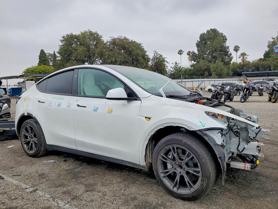2024 Tesla Model y VIN 7SAYGDED8RF191931 COPART salvage auction — FRONT END, Ca - Salvage Certificate, sold $14,000 on 2026-07-14 (photo 4)