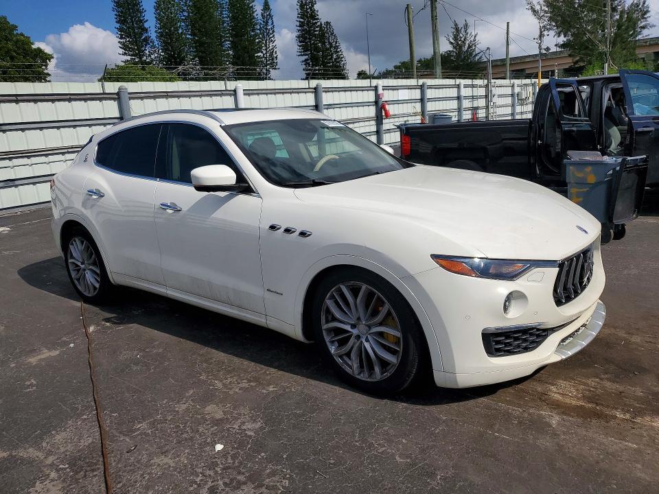 2019 Maserati Levante VIN ZN661XUL7KX318713 COPART salvage auction — VANDALISM, Fl - Cert Of Title Slvg Rebuildable, sold $2,700 on 2026-08-10 (photo 4)