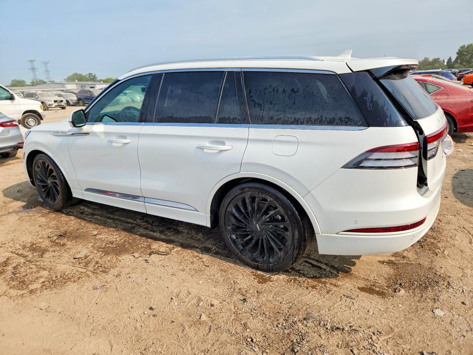 2021 Lincoln Aviator VIN 5LM5J7XC6MGL02121 COPART salvage auction — WATER/FLOOD, Il - Salvage Cert-Flood, sold $11,900 on 2026-09-08 (photo 2)