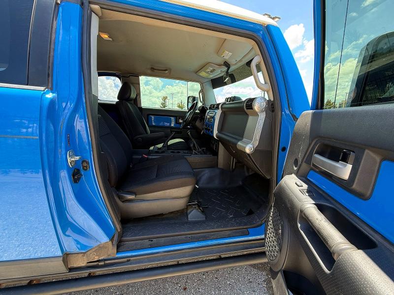 2007 Toyota Fj cruiser VIN JTEBU11F170076998 COPART salvage auction — MINOR DENT/SCRATCHES, Ok - Certificate Of Title (P), sold $4,100 on 2026-07-30 (photo 5)