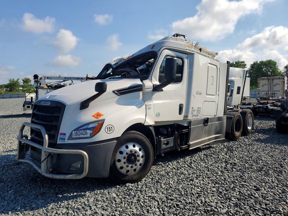 2020 Freightliner Cascadia 126 VIN 3AKJHHDR5LSLX8075 — COPART salvage auction photo