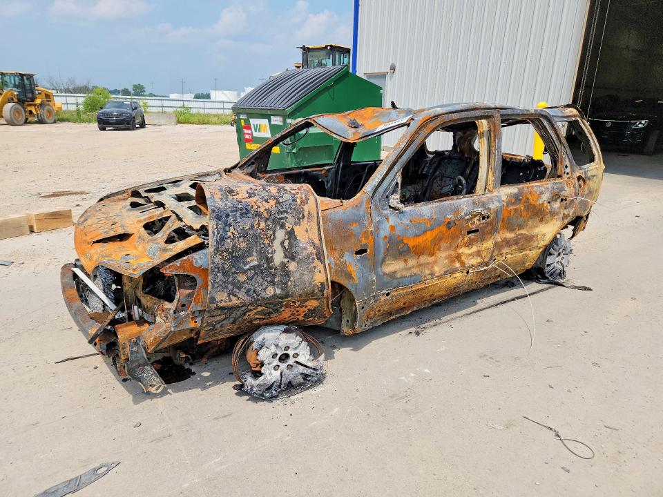 2006 Mercury Mariner VIN 4M2YU56136DJ00271 COPART salvage auction — BURN, WI - JUNKED VEHICLE BILL OF SALE, sold $275 on 2026-07-22 (photo 1)