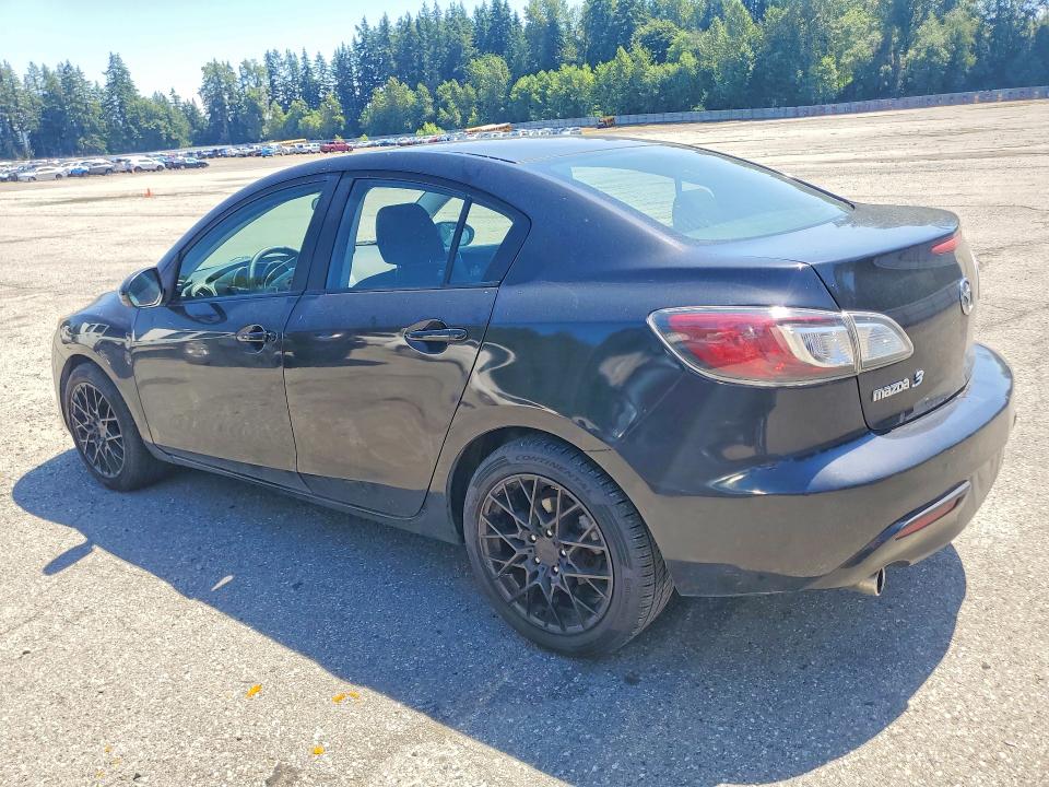 2011 Mazda 3 VIN JM1BL1VF1B1474099 COPART salvage auction — FRONT END, WA - VEHICLE CERT OF OWNERSHIP-TITL, sold $1,150 on 2026-07-13 (photo 2)