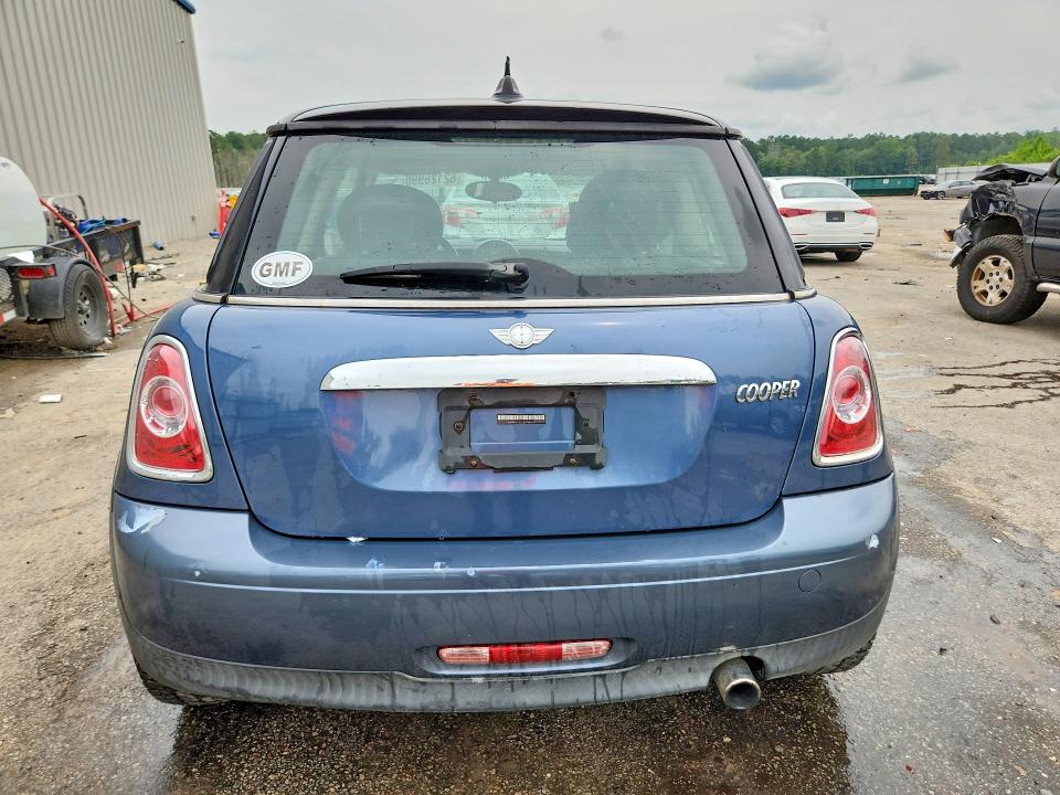 2011 Mini Cooper VIN WMWSU3C55BT095191 COPART salvage auction — FRONT END, SC - CERT OF TITLE-SALVAGE, sold $675 on 2026-08-24 (photo 6)