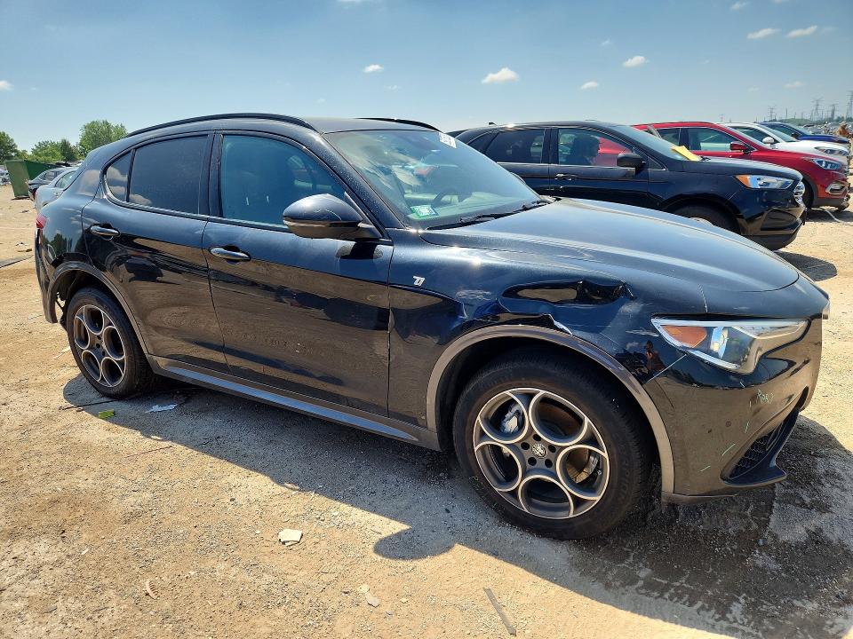 2023 Alfa romeo Stelvio VIN ZASPAKBNXP7D54214 COPART salvage auction — FRONT END, Il - Salvage Certificate, sold $14,300 on 2026-08-11 (photo 4)