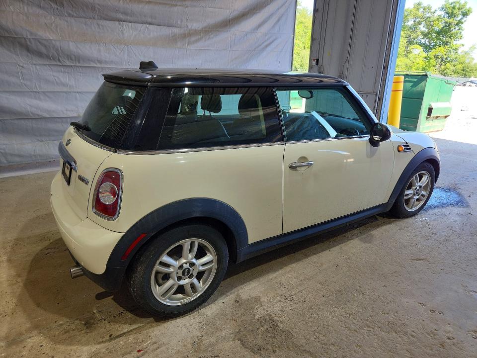2013 Mini Cooper VIN WMWSU3C55DT680016 COPART salvage auction — NORMAL WEAR, Nh - Certificate Of Title, sold $225 on 2026-08-06 (photo 3)