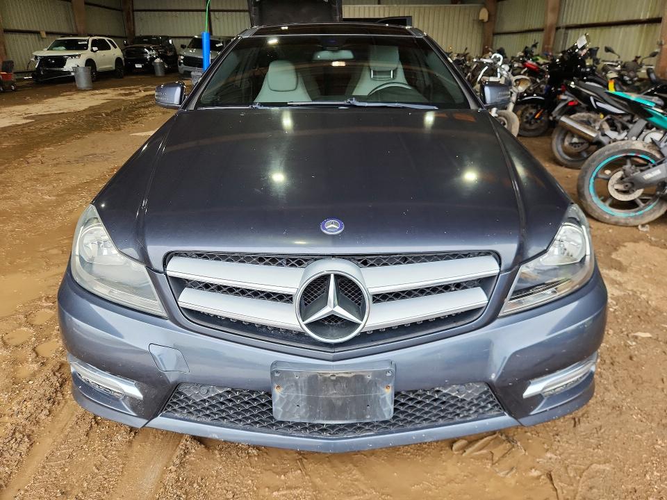 2013 Mercedes-benz C class VIN WDDGJ4HB7DG053015 COPART salvage auction — MINOR DENT/SCRATCHES, TX - CERTIFICATE OF TITLE, sold $825 on 2026-07-24 (photo 5)