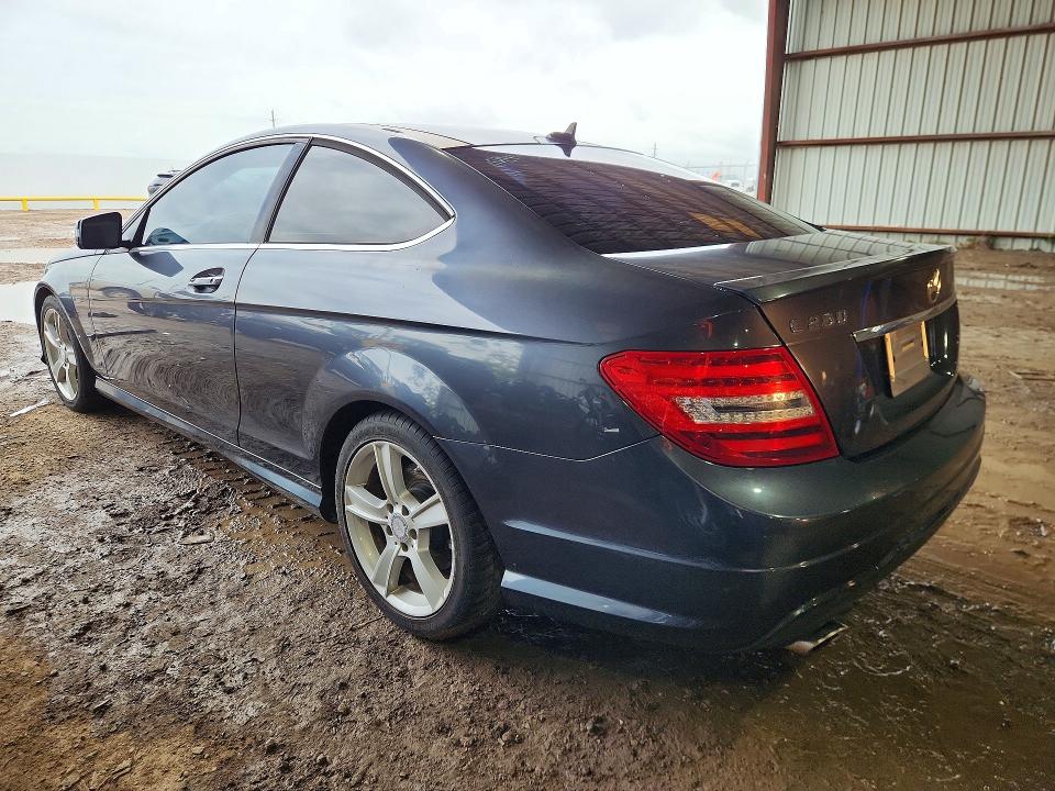 2013 Mercedes-benz C class VIN WDDGJ4HB7DG053015 COPART salvage auction — MINOR DENT/SCRATCHES, TX - CERTIFICATE OF TITLE, sold $825 on 2026-07-24 (photo 2)