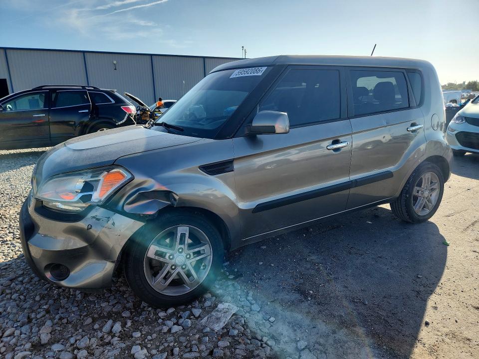 2011 Kia Soul VIN KNDJT2A2XB7195736 COPART salvage auction — FRONT END, FL - CERT OF TITLE SLVG REBUILDABLE, sold $450 on 2026-07-15 (photo 1)