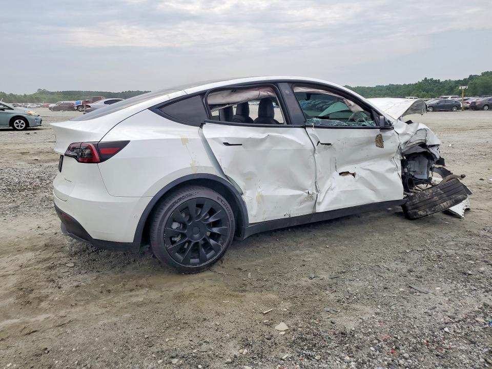 2022 Tesla Model y VIN 7SAYGDEEXNF318925 COPART salvage auction — FRONT END, Salvage Title, sold $2,800 on 2026-07-20 (photo 3)