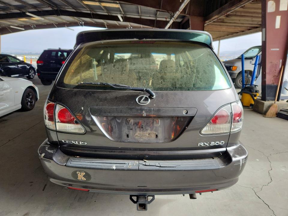 2002 Lexus Rx VIN JTJHF10U520268911 COPART salvage auction — MINOR DENT/SCRATCHES, Ca - Dis/Dlr/Exp Only Clean Title, sold $625 on 2026-07-09 (photo 6)