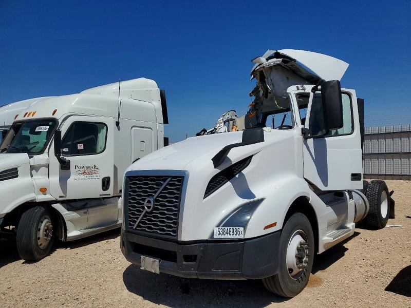 2022 Volvo Vnl VIN 4V4N39THXNN298347 COPART salvage auction — ALL OVER, In - Certificate Of Title, sold $16,000 on 2026-07-28 (photo 2)
