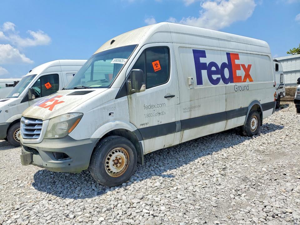 2015 Freightliner Sprinter 2500 VIN WDYPE8DC9FP116708 COPART salvage auction — MECHANICAL, KY - CERTIFICATE OF TITLE, sold $400 on 2026-08-10 (photo 1)