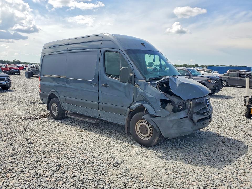 2018 Mercedes-benz Sprinter VIN WD3PE7CD2JP640804 COPART salvage auction — FRONT END, FL - CERT OF TITLE SLVG REBUILDABLE, sold $8,500 on 2026-07-28 (photo 4)