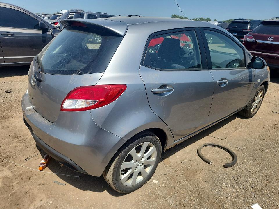 2012 Mazda 2 VIN JM1DE1LY8C0146287 COPART salvage auction — NORMAL WEAR, Il - Certificate Of Title, sold $1,050 on 2026-07-28 (photo 3)