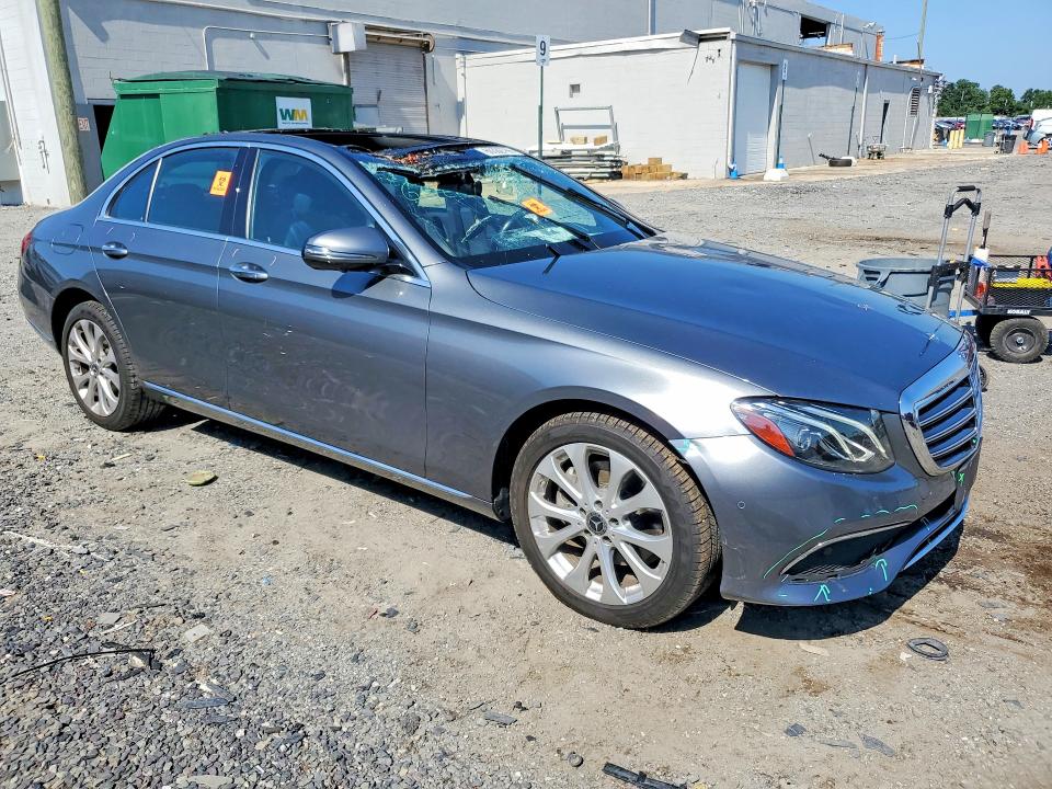 2019 Mercedes-benz VIN WDDZF4KB0KA626985 COPART salvage auction — ROOF, Va - Cert Of Title - Salvage, sold $9,800 on 2026-07-29 (photo 4)