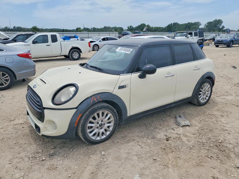 2015 Mini Cooper VIN WMWXU3C57FT892165 COPART salvage auction — MINOR DENT/SCRATCHES, Wi - Dealer Only Clean Title, sold $725 on 2026-07-09 (photo 1)