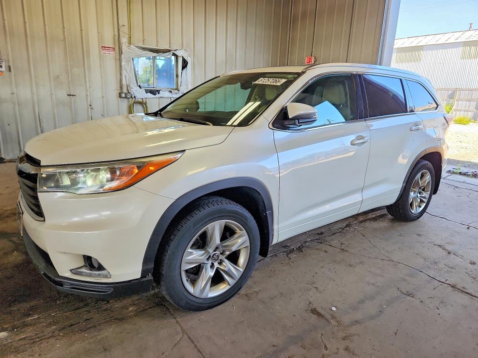 2016 Toyota Highlander VIN 5TDDKRFH7GS314328 COPART salvage auction — MINOR DENT/SCRATCHES, Wi - Certificate Of Title, sold $10,000 on 2026-08-02 (photo 1)