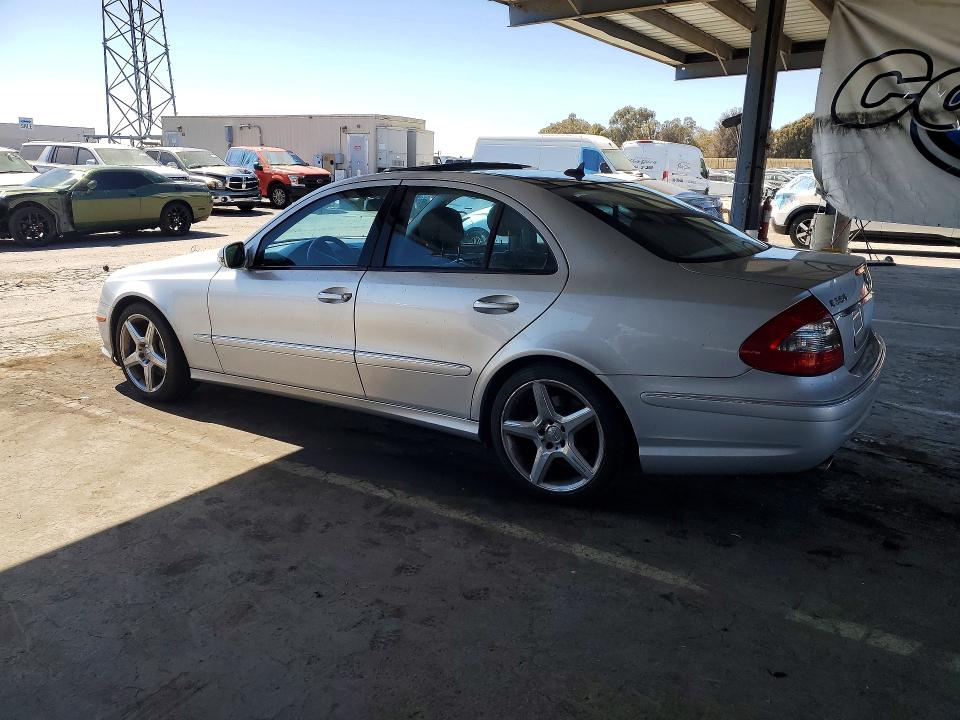 2009 Mercedes-benz E-class VIN WDBUF56X19B432520 COPART salvage auction — MINOR DENT/SCRATCHES, CA - DIS/DLR/EXP ONLY CLEAN TITLE, sold $2,650 on 2026-08-04 (photo 2)