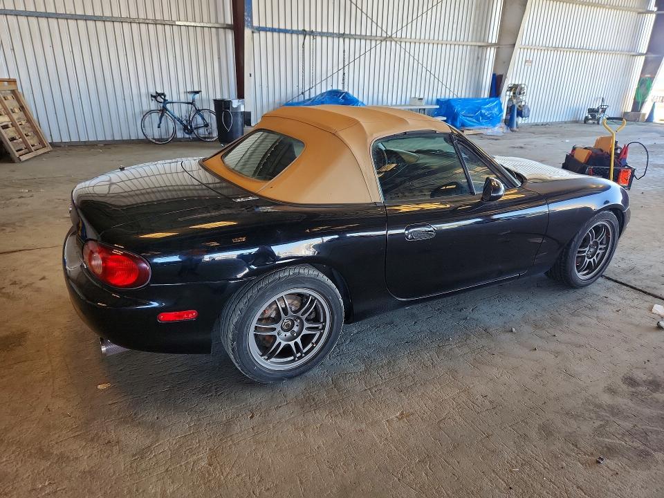 2001 Mazda Mx-5 miata VIN JM1NB353710211945 COPART salvage auction — MINOR DENT/SCRATCHES, Ca - Dis/Dlr/Exp App For Dup Clean, sold $750 on 2026-07-20 (photo 3)