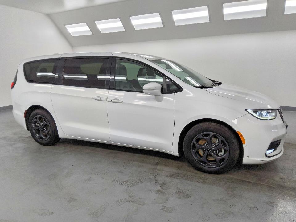 2022 Chrysler Pacifica VIN 2C4RC1L76NR134666 COPART salvage auction — MECHANICAL, CA - CERTIFICATE OF TITLE, sold $4,150 on 2026-07-27 (photo 4)