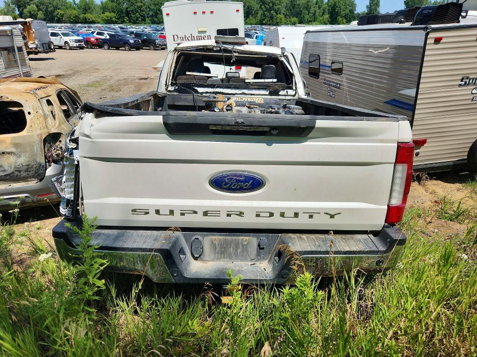 2019 Ford F450 VIN 1FT8W4DT1KEC96407 COPART salvage auction — ROLLOVER, Mi - Certificate Of Title, sold $14,000 on 2026-08-24 (photo 6)