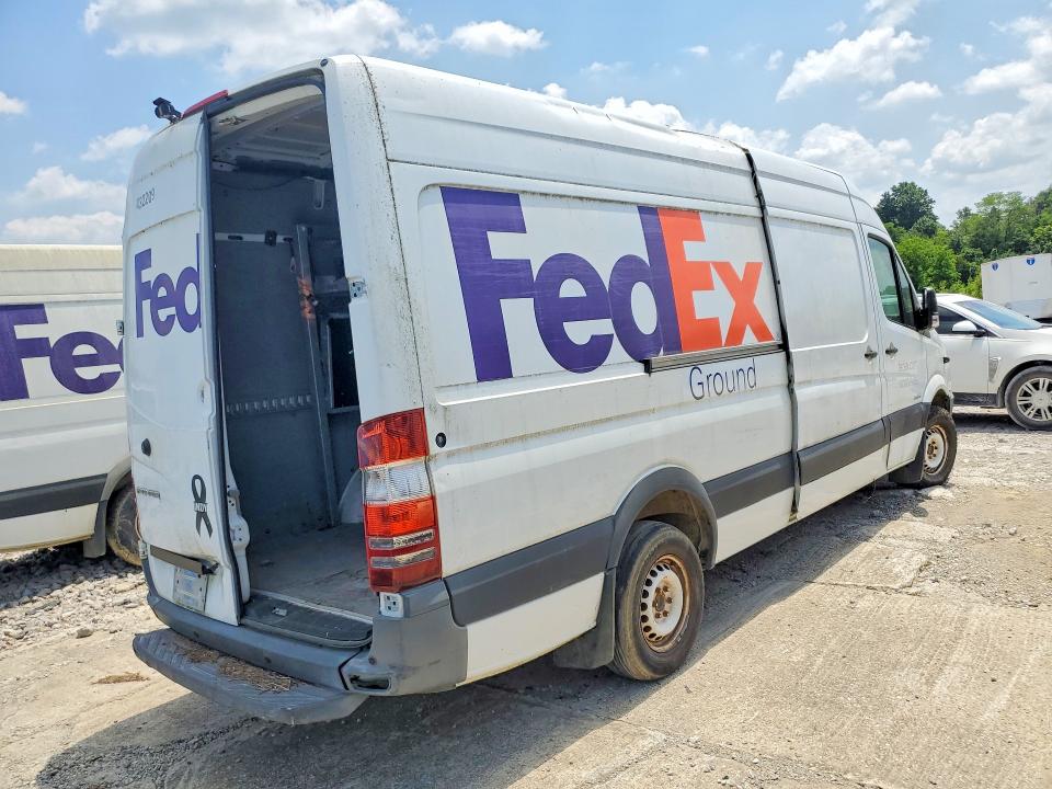 2014 Freightliner Sprinter 2500 VIN WDYPE8DC0E5929073 COPART salvage auction — MECHANICAL, KY - CERTIFICATE OF TITLE, sold $125 on 2026-08-10 (photo 3)
