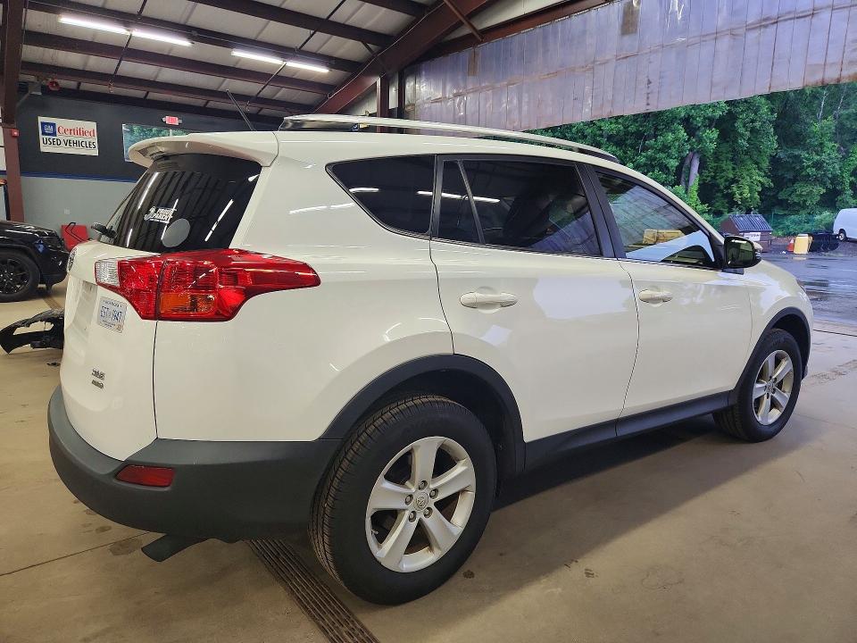 2014 Toyota Rav4 VIN JTMRFREVXED049009 COPART salvage auction — MINOR DENT/SCRATCHES, Ct - Certificate Of Title (P), sold $5,000 on 2026-07-11 (photo 3)
