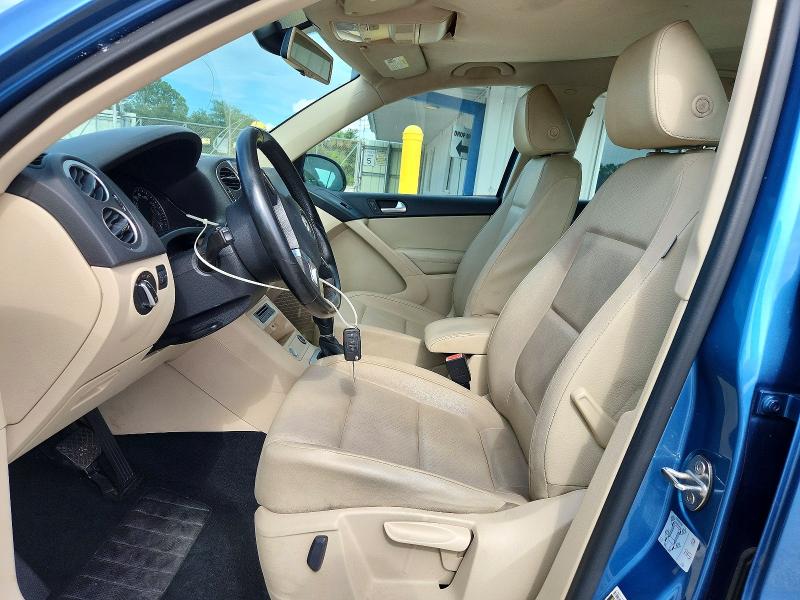 2017 Volkswagen Tiguan VIN WVGAV7AX8HK037951 COPART salvage auction — MECHANICAL, Fl - Certificate Of Title, sold $825 on 2026-08-05 (photo 7)