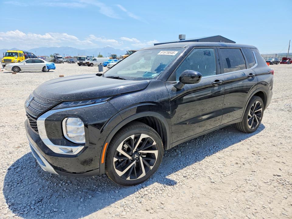 2024 Mitsubishi Outlander VIN JA4J3VA88RZ062469 COPART salvage auction — MINOR DENT/SCRATCHES, KS - CERTIFICATE OF TITLE, sold $10,300 on 2026-07-28 (photo 1)