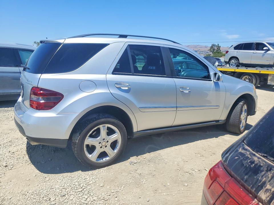 2008 Mercedes-benz Ml-class VIN 4JGBB86E38A321701 COPART salvage auction — MINOR DENT/SCRATCHES, CA - DIS/DLR/EXP ONLY CLEAN TITLE, sold $575 on 2026-07-09 (photo 3)