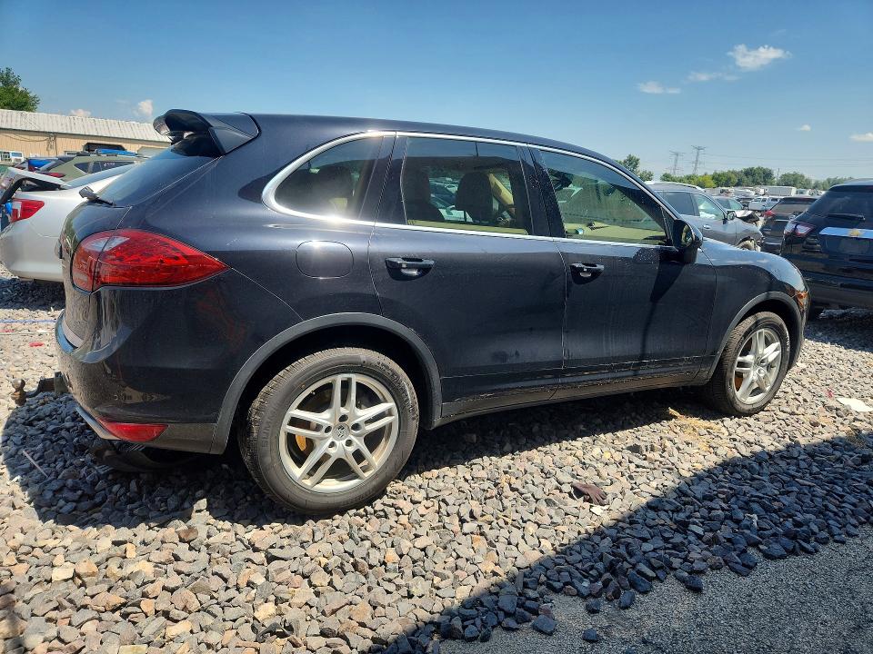 2013 Porsche Cayenne VIN WP1AF2A26DLA37880 COPART salvage auction — Burn Engine, Al - Cert Of Title-Salvage Title, sold $1,650 on 2026-08-17 (photo 3)