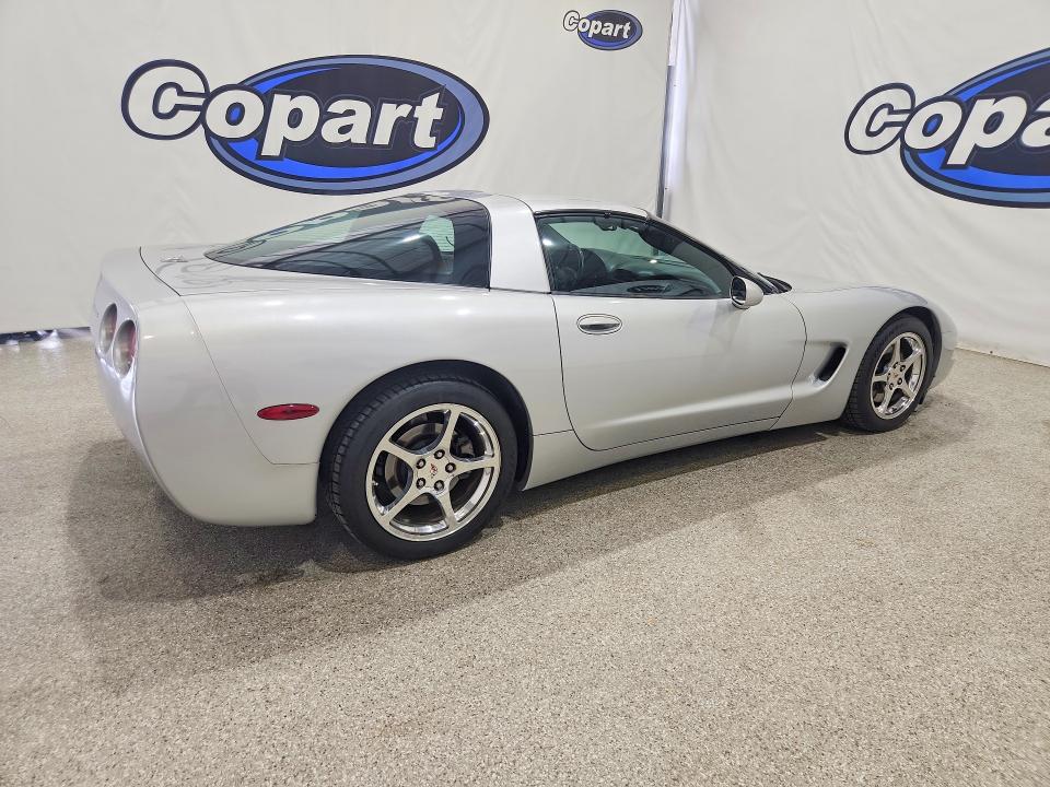 2003 Chevrolet Corvette VIN 1G1YY22GX35118977 COPART salvage auction — MINOR DENT/SCRATCHES, CA - DIS/DLR/EXP ONLY CLEAN TITLE, sold $7,600 on 2026-07-28 (photo 3)