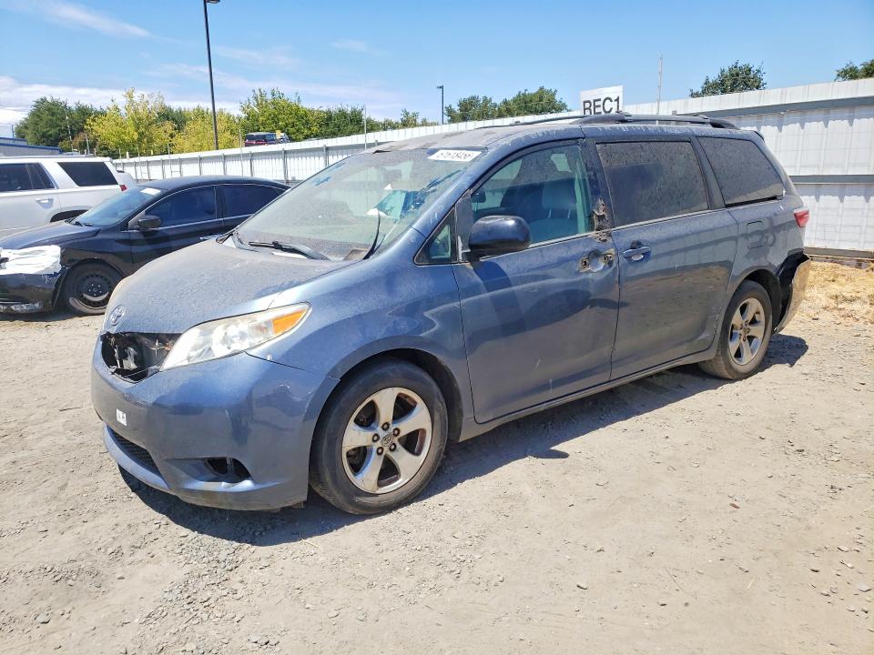 2015 Toyota Sienna VIN 5TDKK3DC1FS649434 COPART salvage auction — FRONT END, HI - DIS/DLR/EXP ONLY CLEAN TITLE, sold $25 on 2026-07-28 (photo 1)