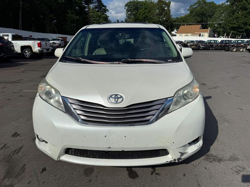 2017 Toyota Sienna VIN 5TDDZ3DC4HS159092 COPART salvage auction — MINOR DENT/SCRATCHES, Me - Certificate Of Title, sold $7,100 on 2026-08-19 (photo 6)