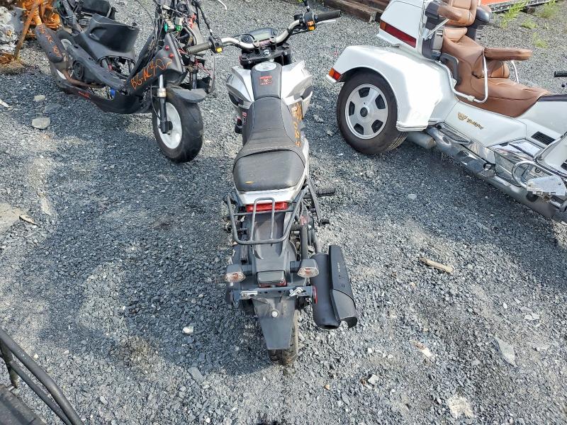 2022 Cf moto Scooter VIN LEHPCB226NR600498 COPART salvage auction — SIDE, QC - IRRECUPERABLE, sold $150 on 2026-10-06 (photo 6)