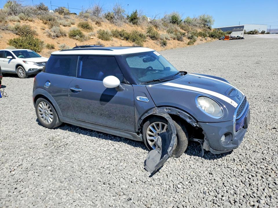 2016 Mini Cooper VIN WMWXP7C51G3B92550 COPART salvage auction — SIDE, NV - SALVAGE TITLE, sold $1,550 on 2026-09-03 (photo 4)