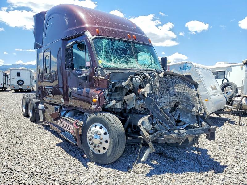 2016 Freightliner Cascadia 125 VIN 3AKJGLD58GSFN3978 COPART salvage auction — FRONT END, NV - SALVAGE TITLE, sold $900 on 2026-07-31 (photo 1)