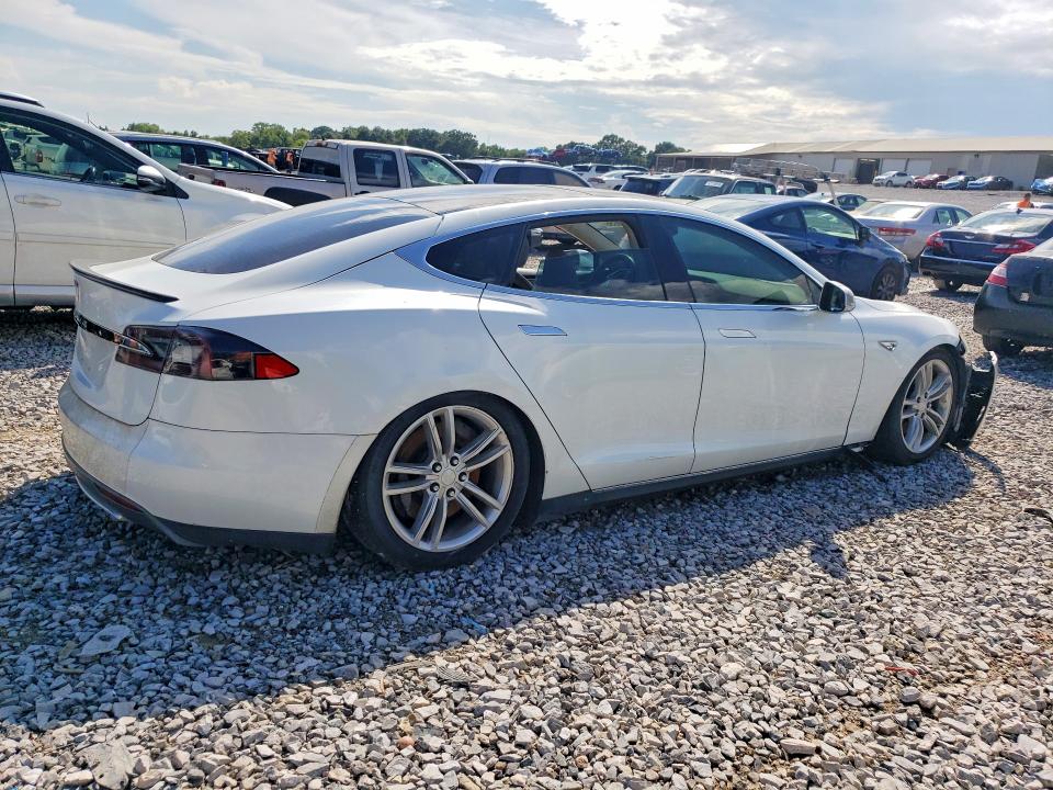 2013 Tesla Model s VIN 5YJSA1DP7DFP06103 COPART salvage auction — FRONT END, TN - CERTIFICATE OF TITLE, sold $2,500 on 2026-07-25 (photo 3)