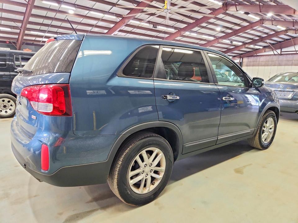 2014 Kia Sorento VIN 5XYKT3A60EG528787 COPART salvage auction — MINOR DENT/SCRATCHES, RI - CERTIFICATE OF TITLE (P), sold $2,500 on 2026-07-22 (photo 3)