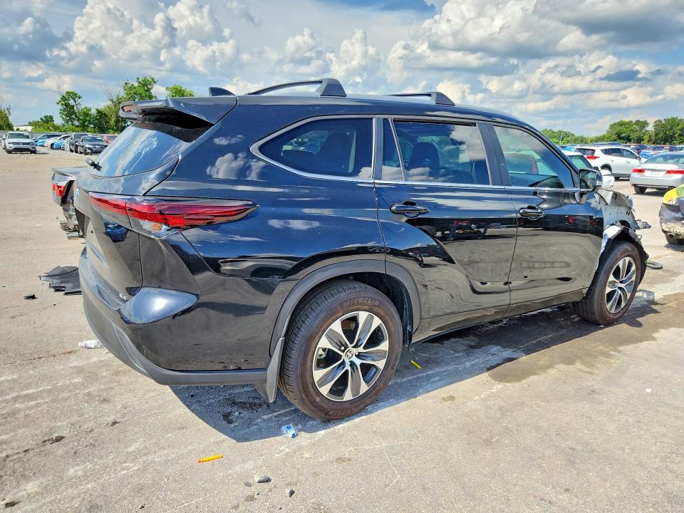 2025 Toyota Highlander VIN 5TDKDRAH4SS557578 COPART salvage auction — FRONT END, Fl - Certificate Of Title (P), sold $23,200 on 2026-07-30 (photo 3)