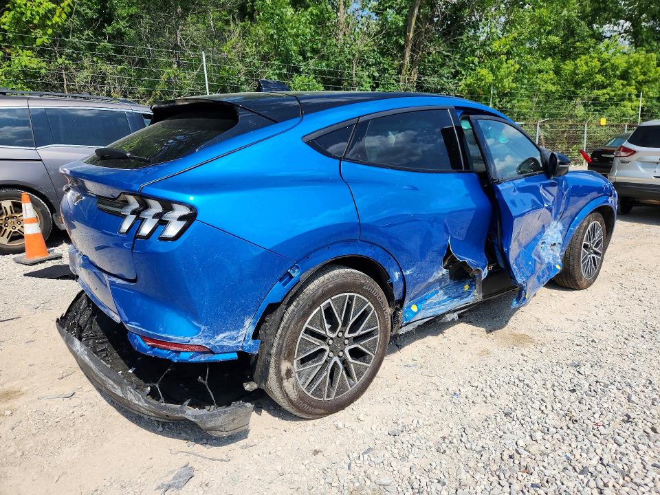 2025 Ford Mustang mach-e VIN 3FMTK3SU6SMA52706 COPART salvage auction — MECHANICAL, Oh - Cert Of Title-Salvage, sold $9,000 on 2026-08-26 (photo 3)